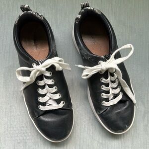 Halogen black platform sneakers